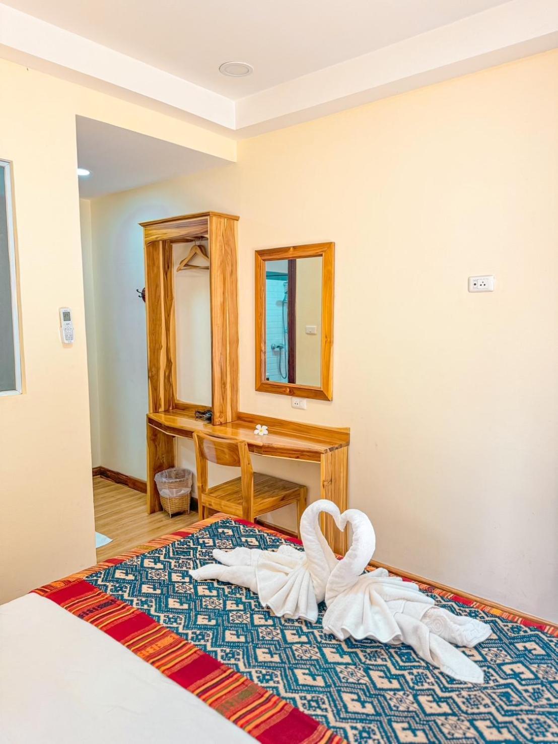 לואנג פרבאנג Luang Phasouk Hotel מראה חיצוני תמונה